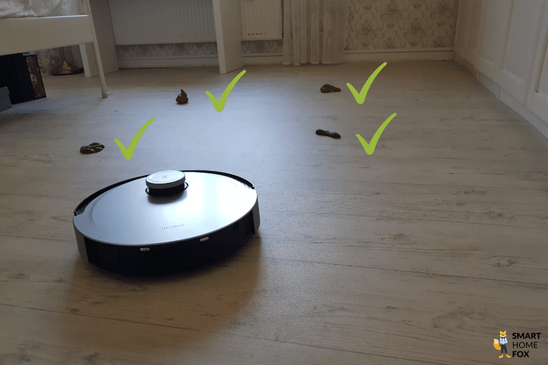 Ecovacs Deebot X1 OMNI beim Objekterkennungstest von Hundekot
